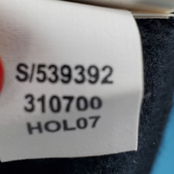 Old Navy black cashmere sweater - Picture 12 of 13